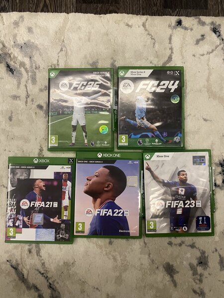 Xbox One S 1TB + 2 controllere + FIFA 21-25